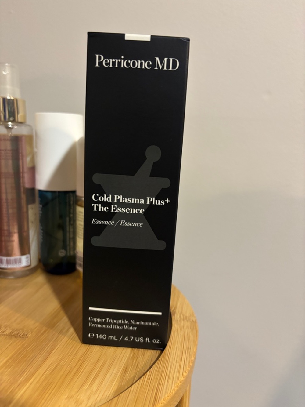 NWT Perricone MD Cold Plasma Plus+ The Essence - Black